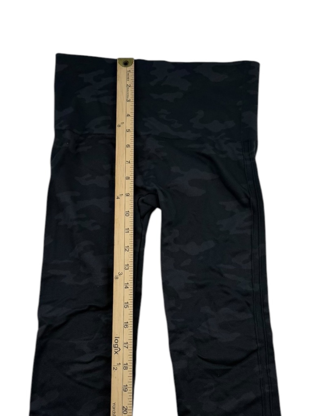 SPANX Look At Me Now Black Camo Leggings - Picture 6 of 8